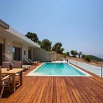 2s - Cave Villa *