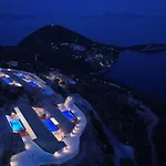2s - Cave Villa