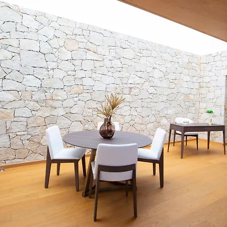 Vila 2s - Cave *