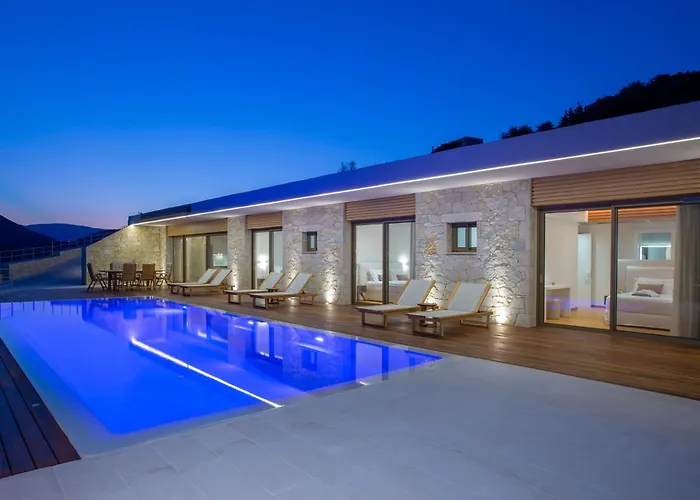 2s - Cave Villa Syvota