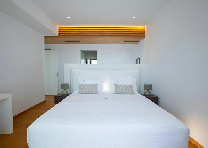 2s - Cave Villa Syvota